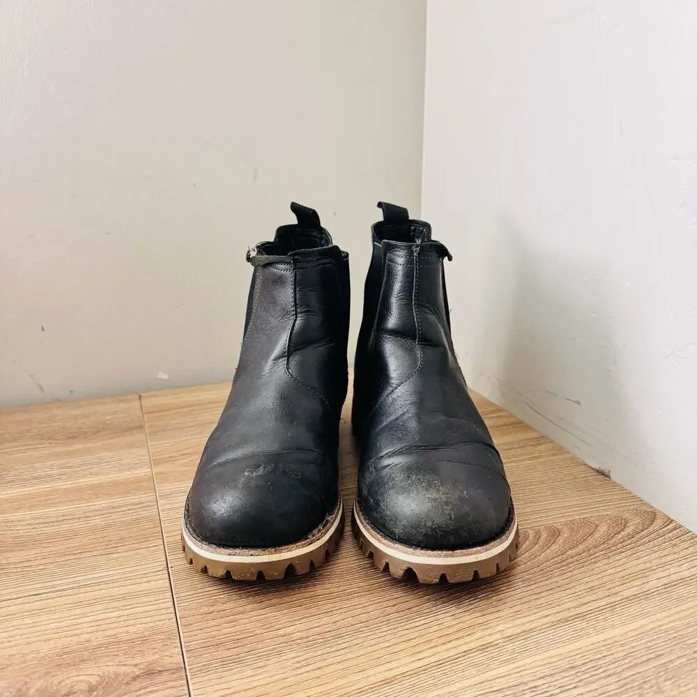 Chaco Fields Chelsea Black Leather Ankle Boots Women’s Size 8